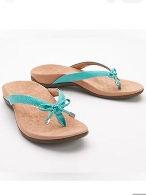 Vionic Bella II Woven Sandals